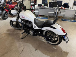 Moottoripyörä Victory Vegas 2012 24094316