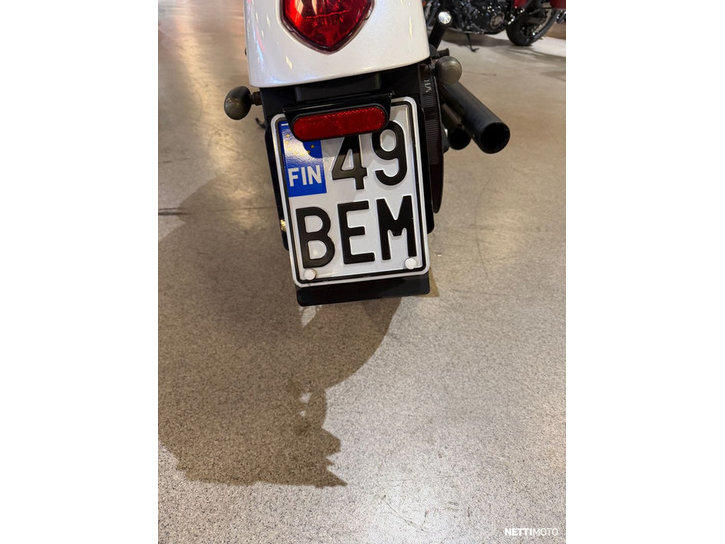 Moottoripyörä Victory Vegas 2012 24094317