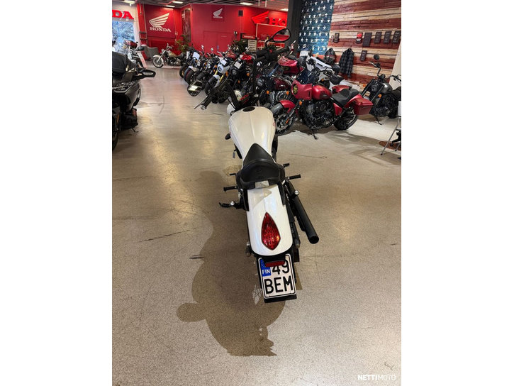 Moottoripyörä Victory Vegas 2012 24094319