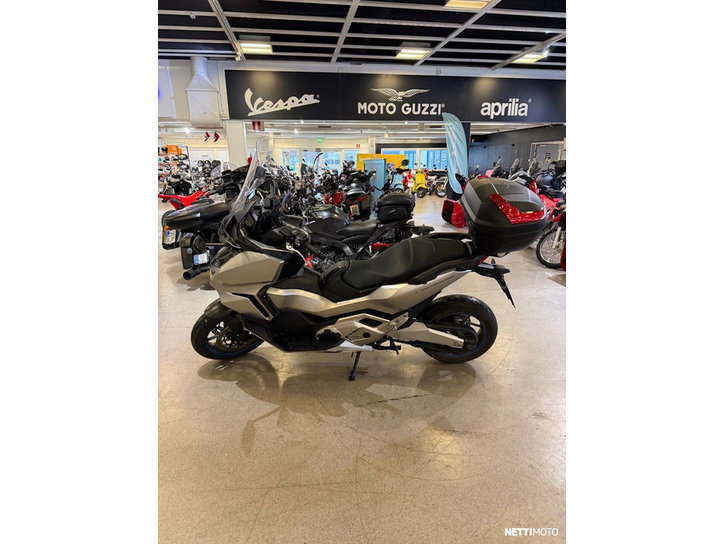 Skootteri Honda Forza 2025 24104633