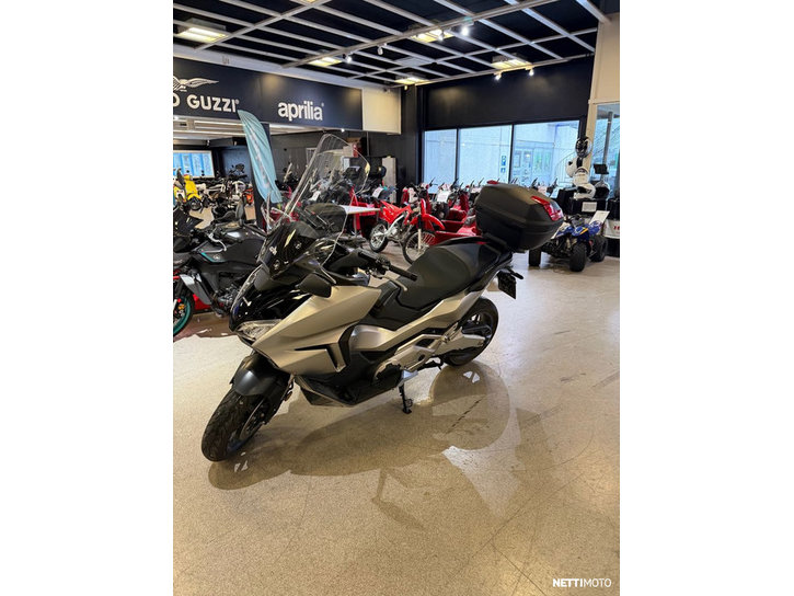 Skootteri Honda Forza 2025 24104634