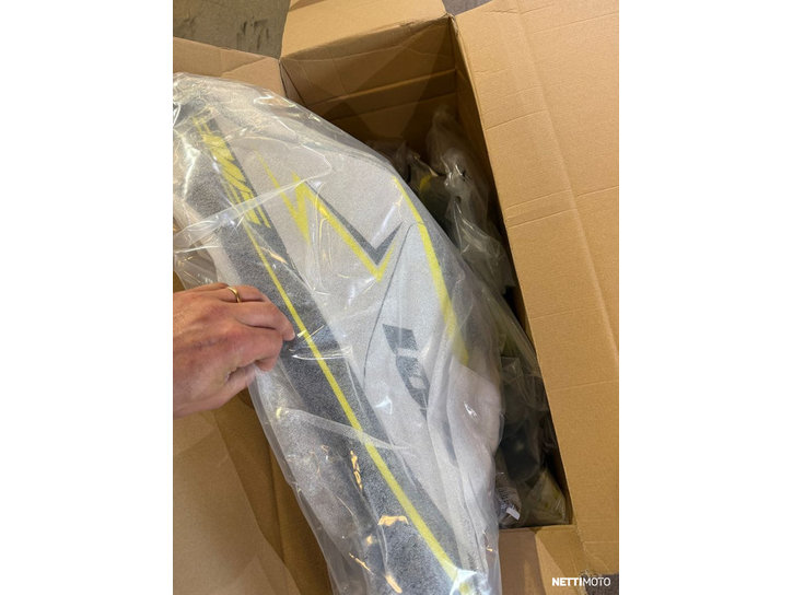 Moottoripyörä Husqvarna 701 2024 24396395