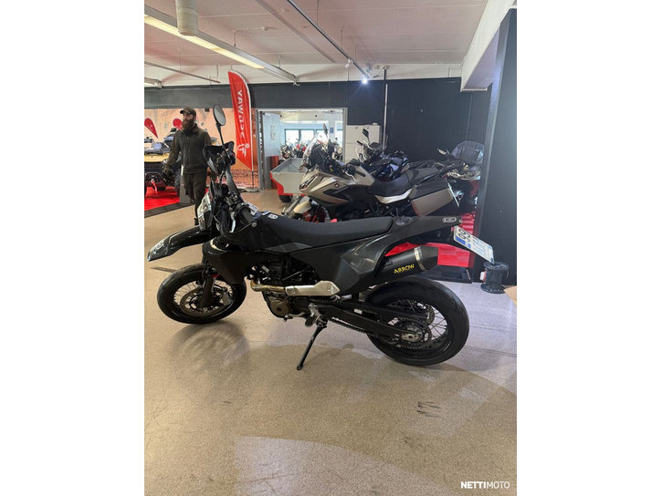 Moottoripyörä Husqvarna 701 2024 24396397