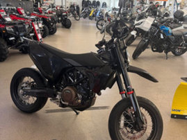 Moottoripyörä Husqvarna 701 2024 24396401