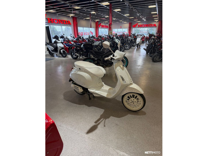 Skootteri Vespa Sprint 2025 24472655