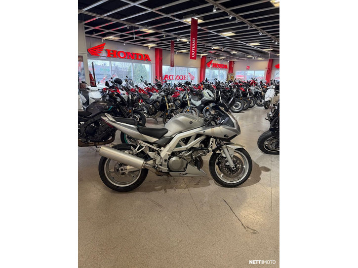 Moottoripyörä Suzuki SV 2004 24473501