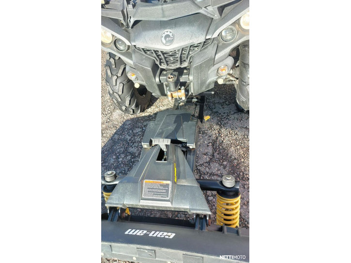 Mönkijä Can-Am Outlander Max 2017 24512685