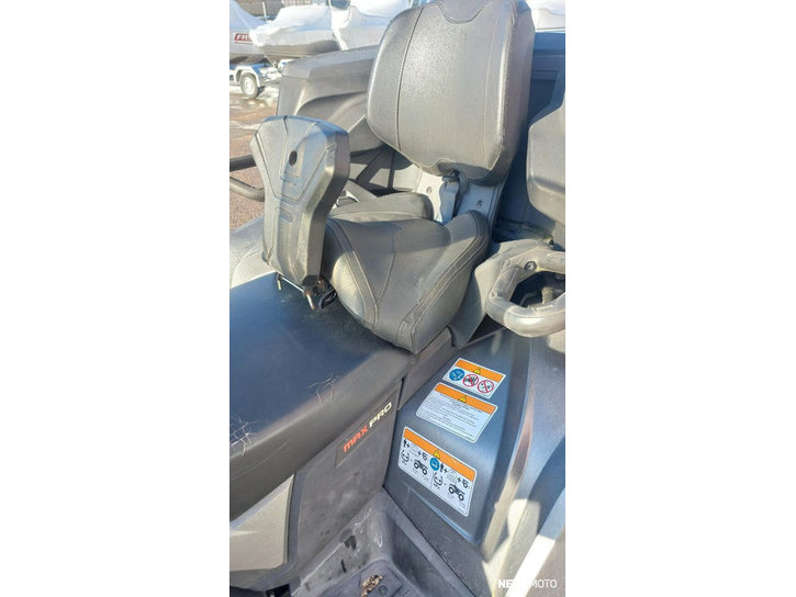 Mönkijä Can-Am Outlander Max 2017 24512688