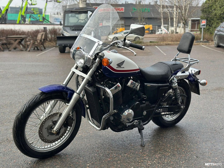 Moottoripyörä Honda VT 2012 24865864