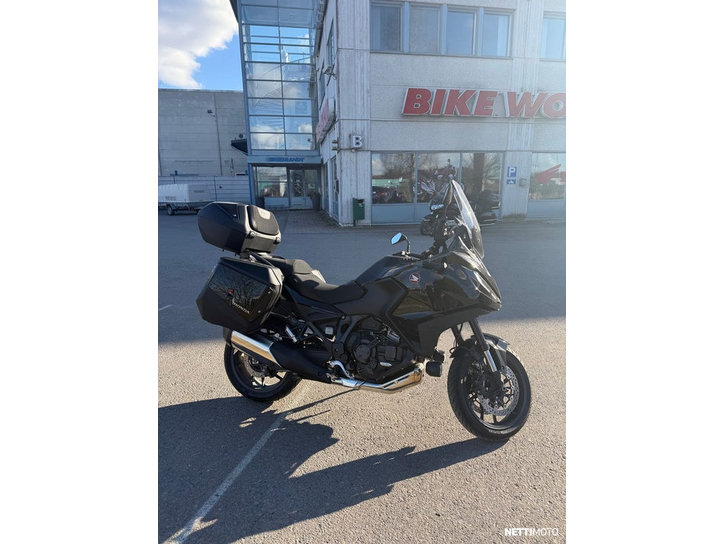 Moottoripyörä Honda NT 2022 24934856