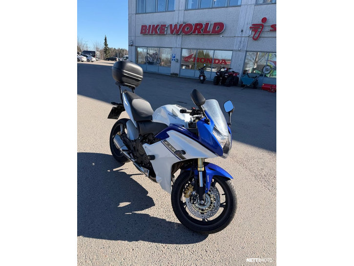 Moottoripyörä Honda CBR 2015 24945472