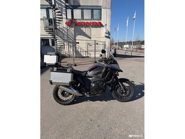 Moottoripyörä Honda VFR 2015 25109524