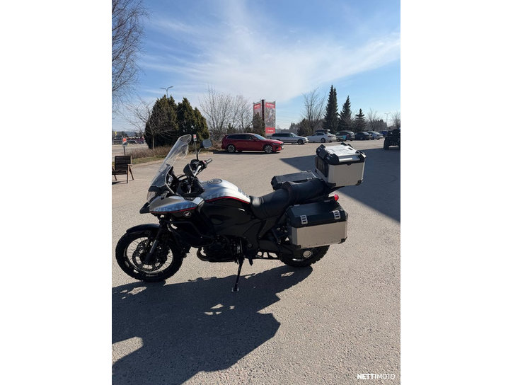 Moottoripyörä Honda VFR 2015 25109542