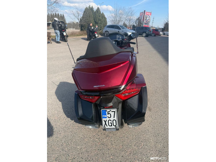 Moottoripyörä Honda GL 2018 25110663