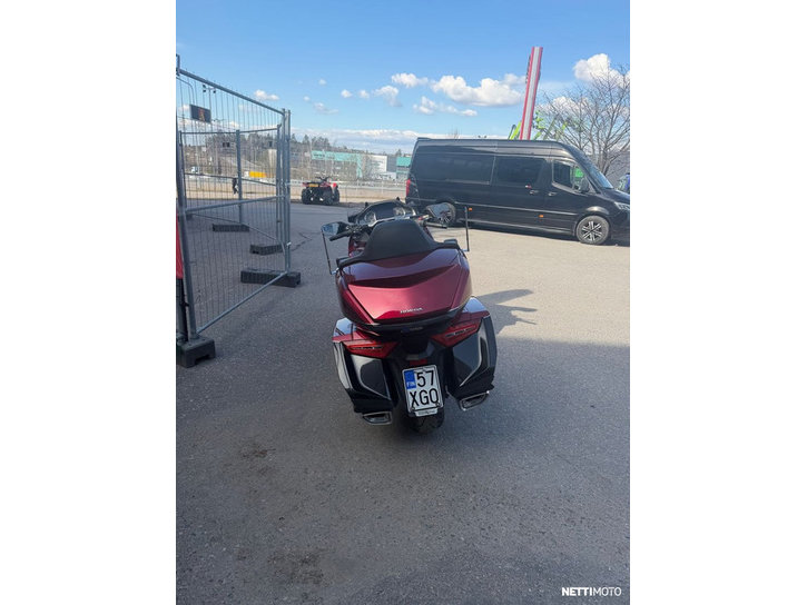 Moottoripyörä Honda GL 2018 25110672