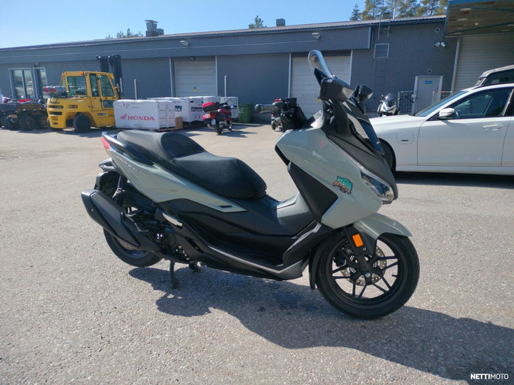 Skootteri Honda Forza 2023 25121486