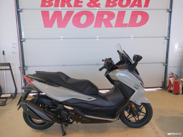 Skootteri Honda Forza 2023 25121492