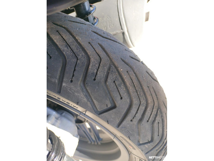 Skootteri Honda Forza 2023 25121493