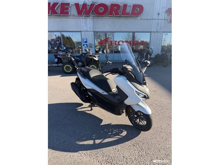 Skootteri Honda Forza 2025 25149873