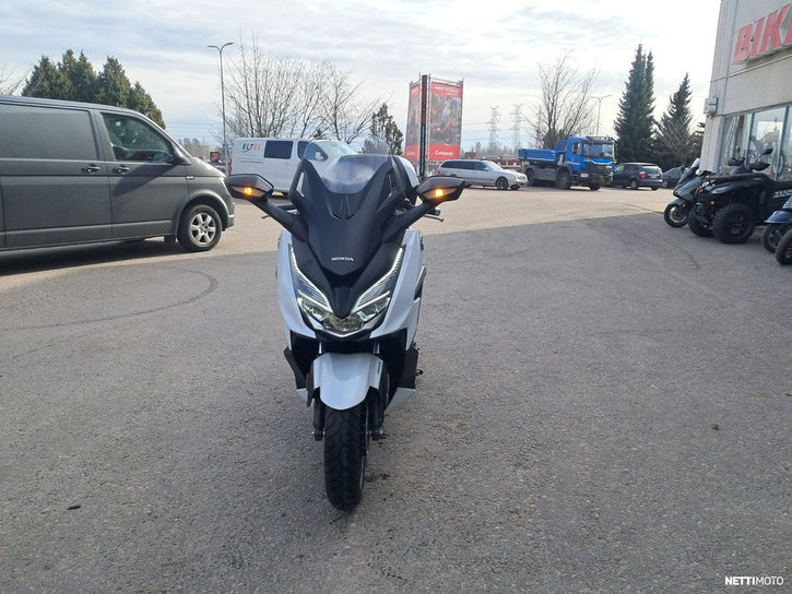 Skootteri Honda Forza 2022 25184970