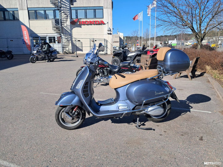 Skootteri Vespa GTS 2019 25196336
