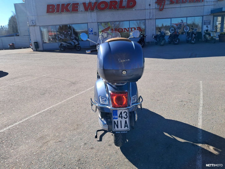 Skootteri Vespa GTS 2019 25196339