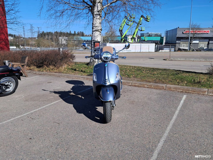Skootteri Vespa GTS 2019 25196340