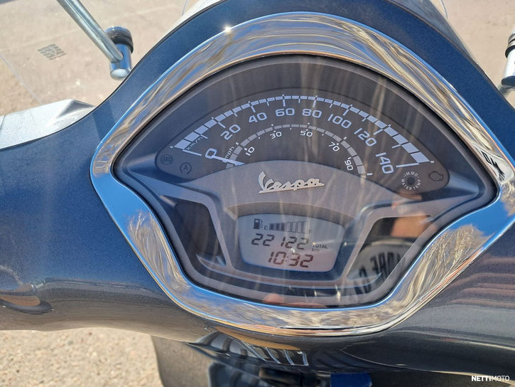 Skootteri Vespa GTS 2019 25196342