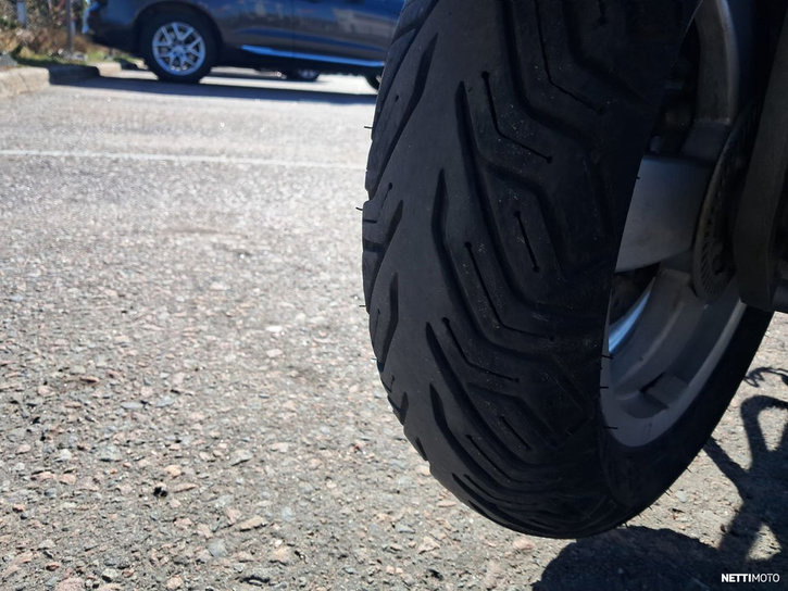 Skootteri Vespa GTS 2019 25196346