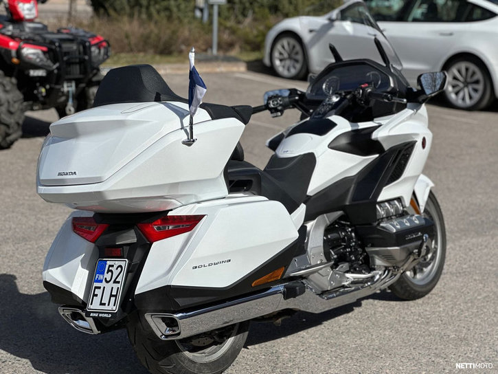 Moottoripyörä Honda GL 2022 25222059