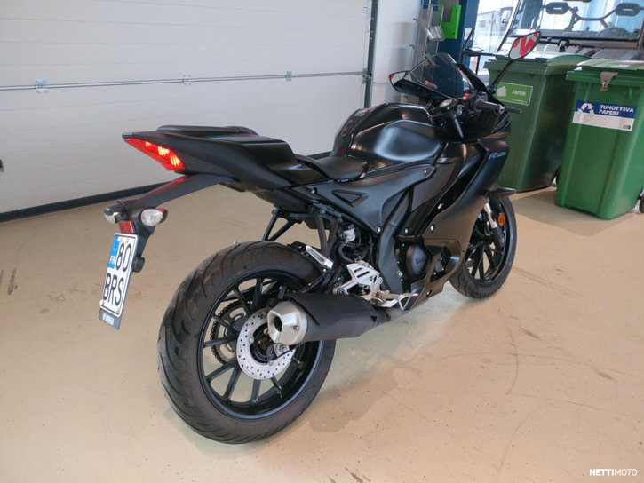 Moottoripyörä Yamaha YZF-R 2023 25298419
