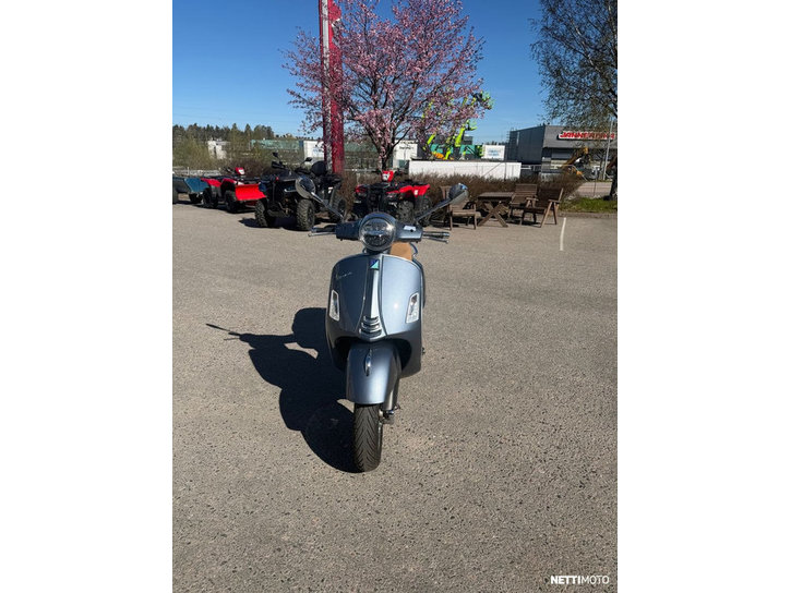 Skootteri Vespa GTS 2020 25318471