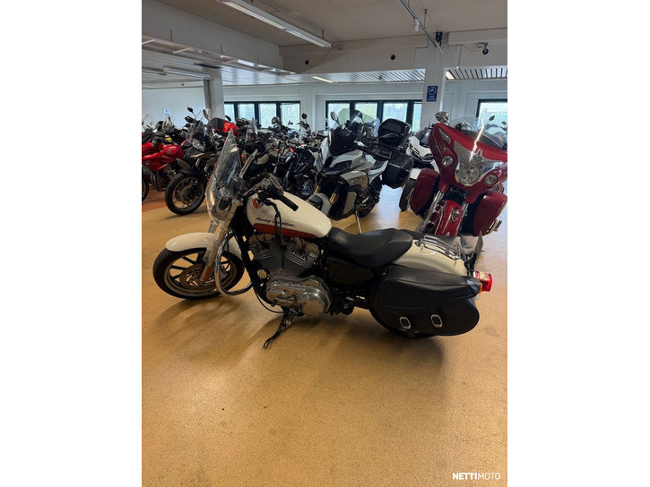 Moottoripyörä Harley-Davidson Sportster 2011 25343149