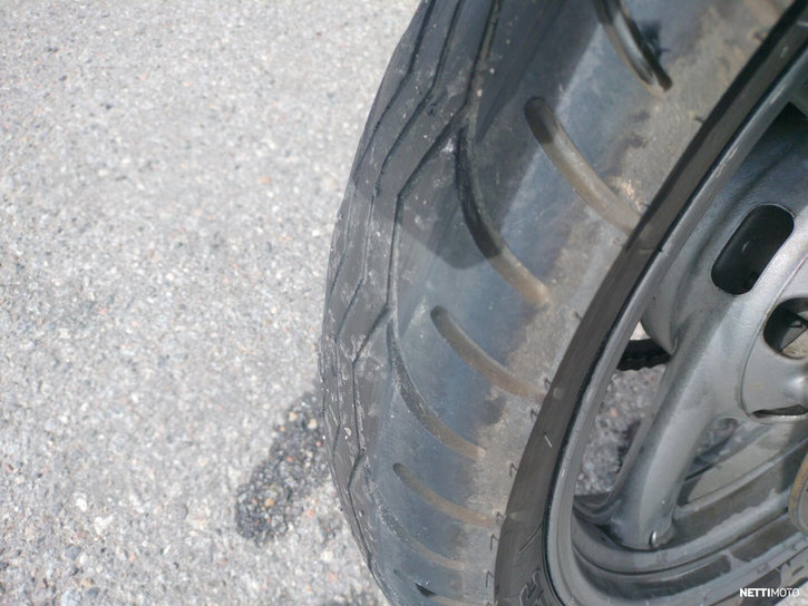 Moottoripyörä Yamaha XJ 1998 25352360