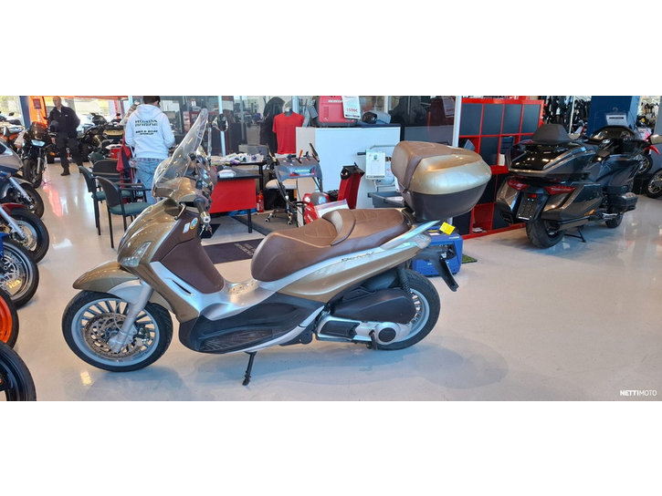 Skootteri Piaggio Beverly 2011 25372383