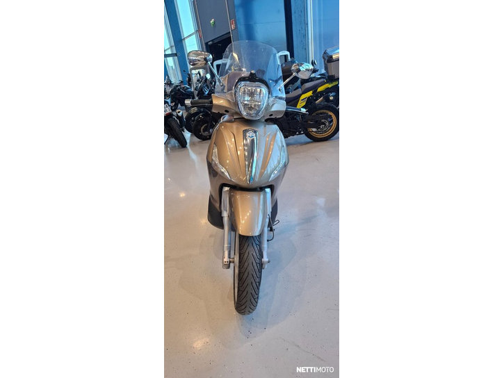 Skootteri Piaggio Beverly 2011 25372384