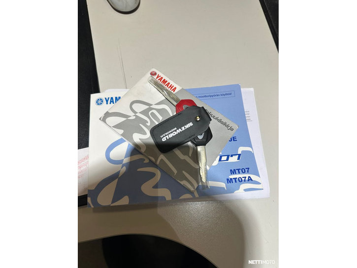 Moottoripyörä Yamaha MT-07 2015 25421313