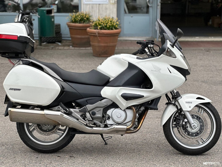 Moottoripyörä Honda NT 2014 25433078