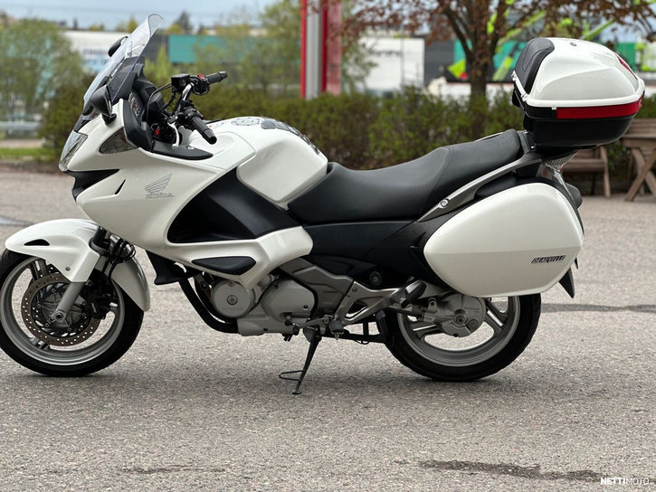 Moottoripyörä Honda NT 2014 25433090
