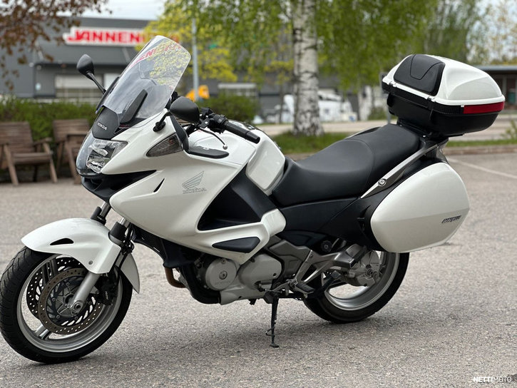 Moottoripyörä Honda NT 2014 25433092