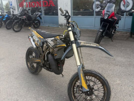 Moottoripyörä Beta RR 2024 25442023
