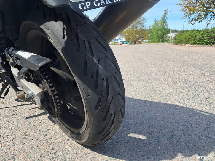 Moottoripyörä Suzuki GSF 2004 25487587