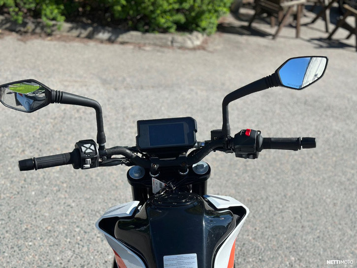 Moottoripyörä KTM 390 2022 25553687