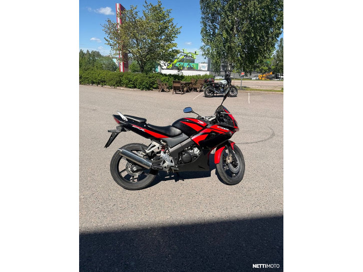 Moottoripyörä Honda CBR 2010 25556198