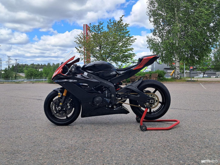 Moottoripyörä Yamaha R6 Race 2024 25565906