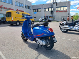 Skootteri Vespa Sprint 2023 25596186
