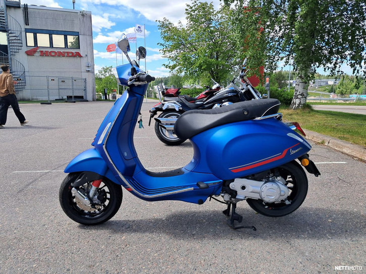 Skootteri Vespa Sprint 2023 25596187
