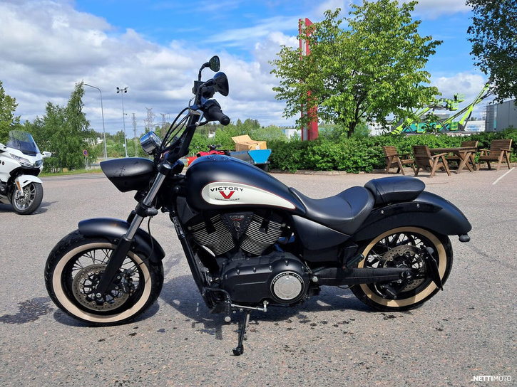 Moottoripyörä Victory Vegas 2012 25621869