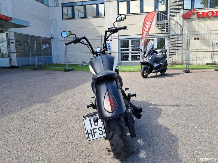 Moottoripyörä Victory Vegas 2012 25621875