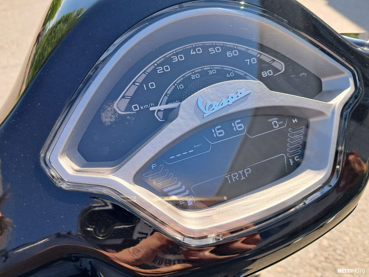 Skootteri Vespa Primavera 2026 25660431